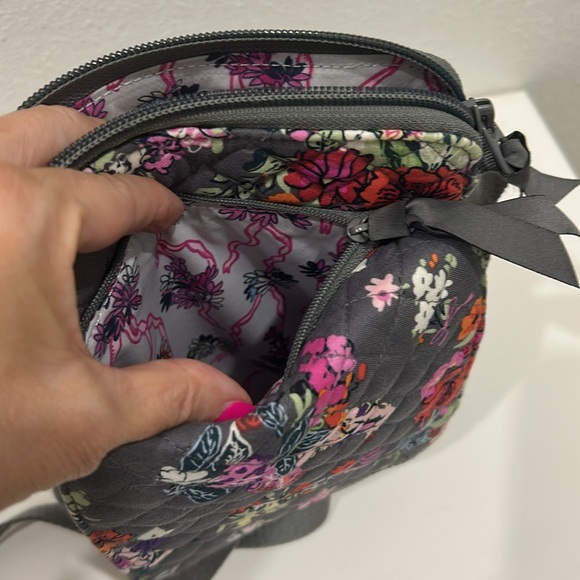 Vera Bradley RFID Mini Hipster in Hope Blooms Crossbody “ retired print” - Picture 9 of 16